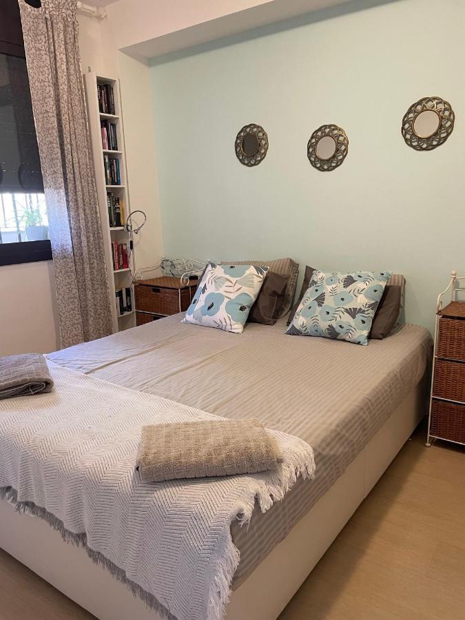 Beach Flat With Garden กาสเตย์เดเฟลส์ ภายนอก รูปภาพ