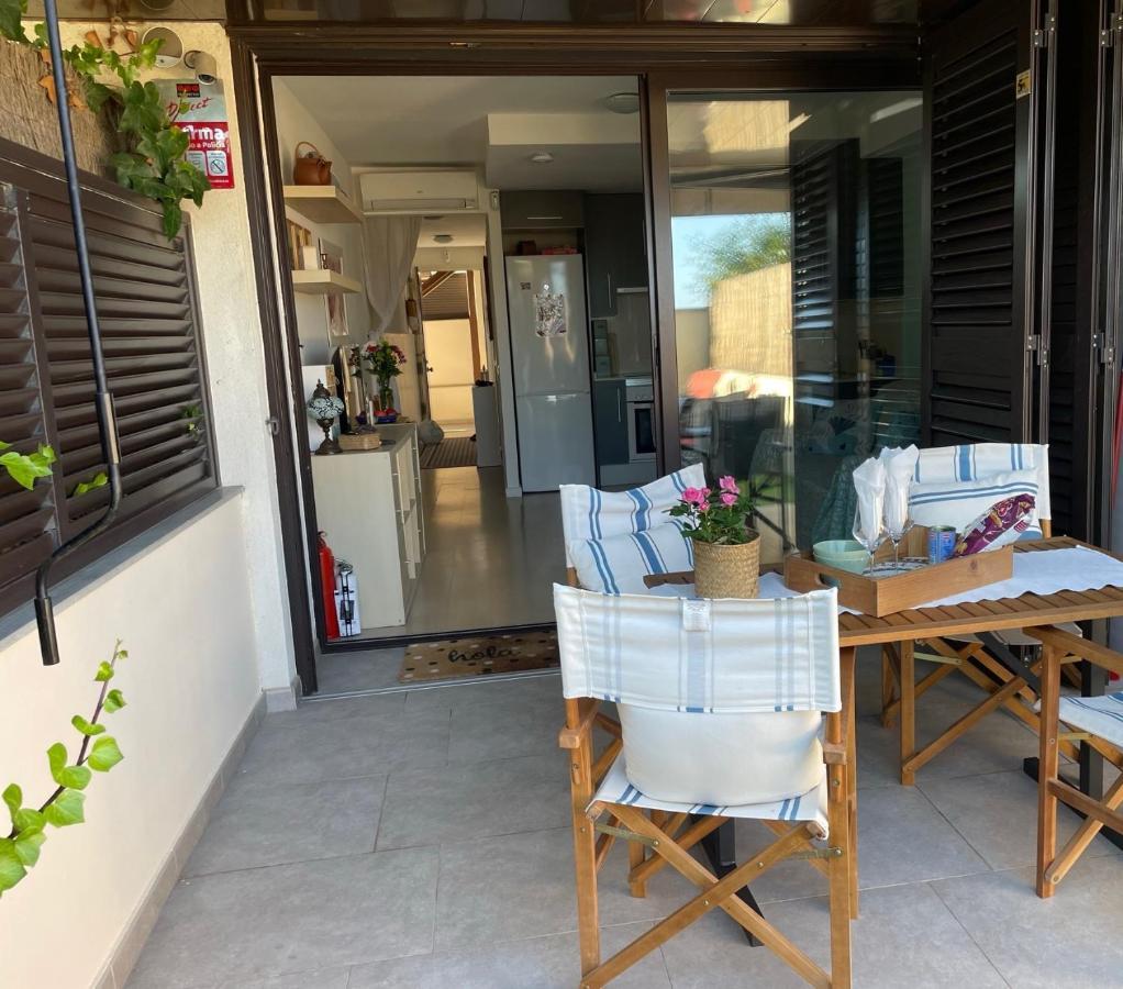 Beach Flat With Garden กาสเตย์เดเฟลส์ ภายนอก รูปภาพ
